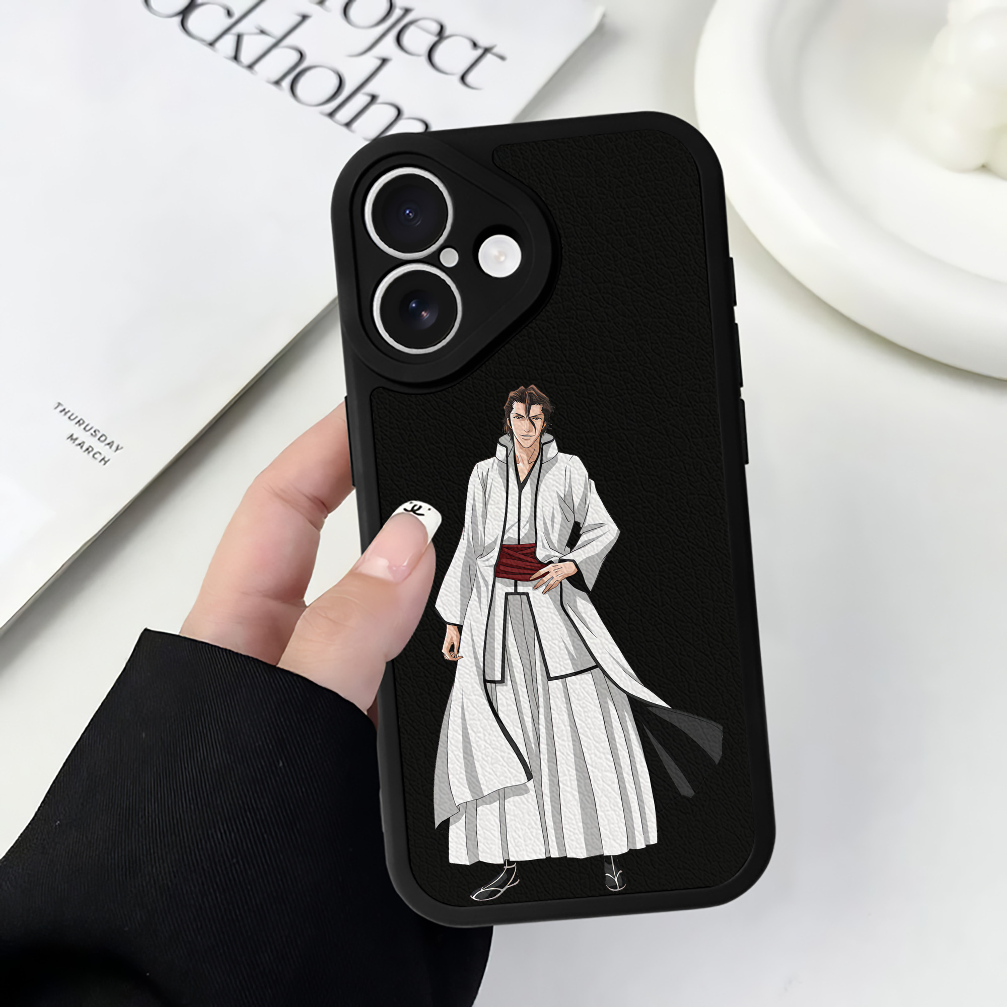 （画像用） ブリーチ 藍染 惣右介（あいぜん そうすけ） BLEACH Aizen Sousuke 【iPhone 16シリーズ対応】シリコンスマホケース（レザー調） 材質：シリコン